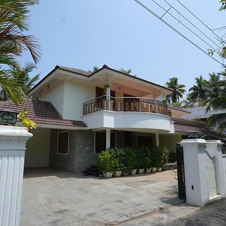 Pinky'S Villa Thiruvananthapuram Eksteriør billede