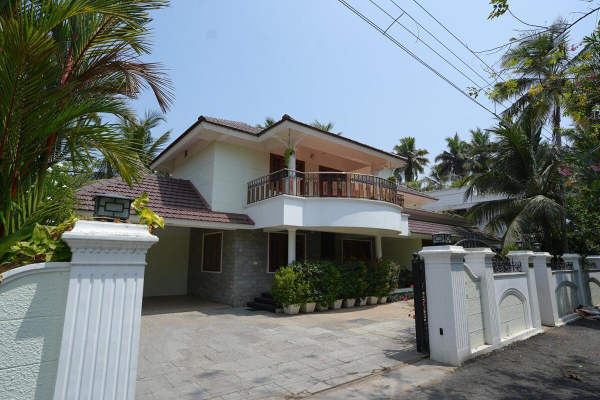 Pinky'S Villa Thiruvananthapuram Eksteriør billede