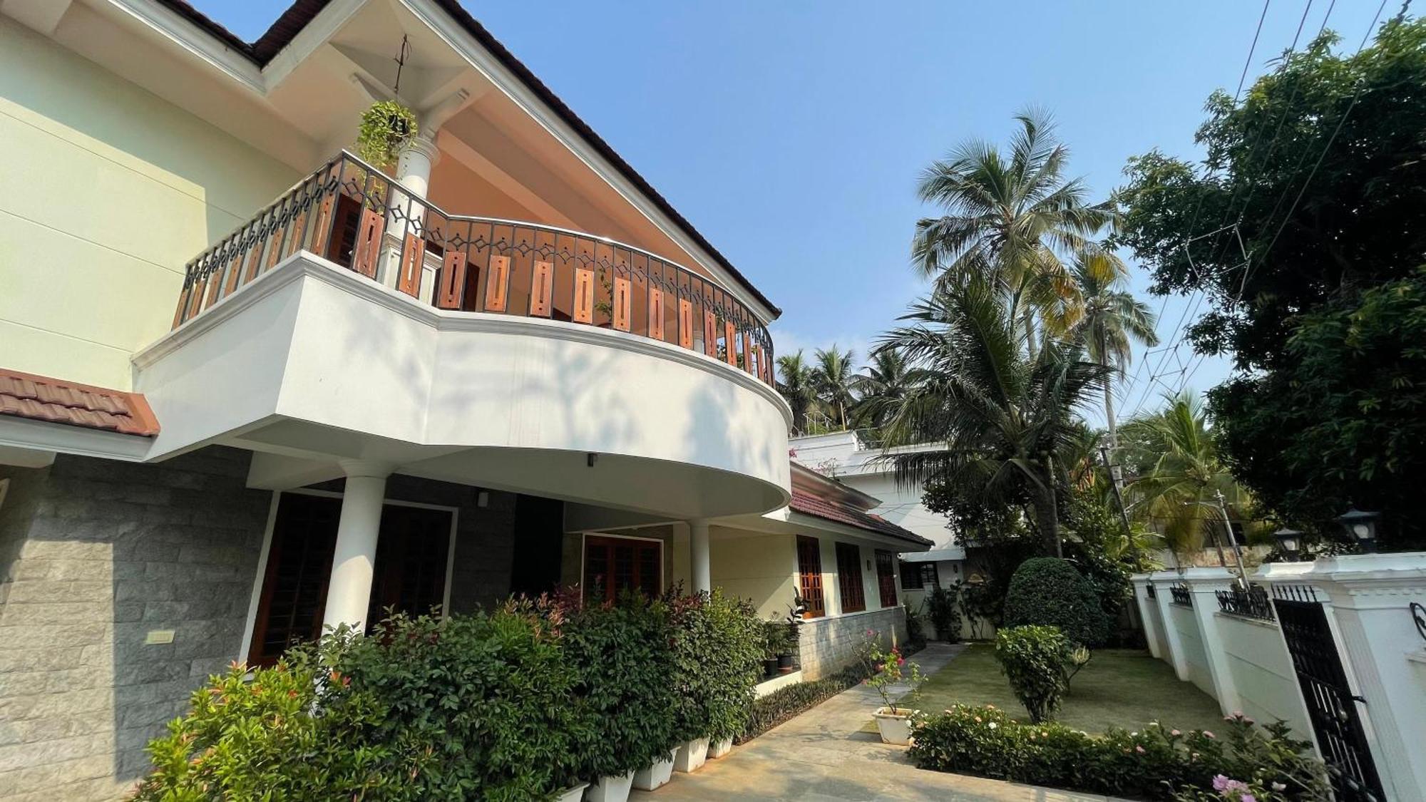 Pinky'S Villa Thiruvananthapuram Eksteriør billede