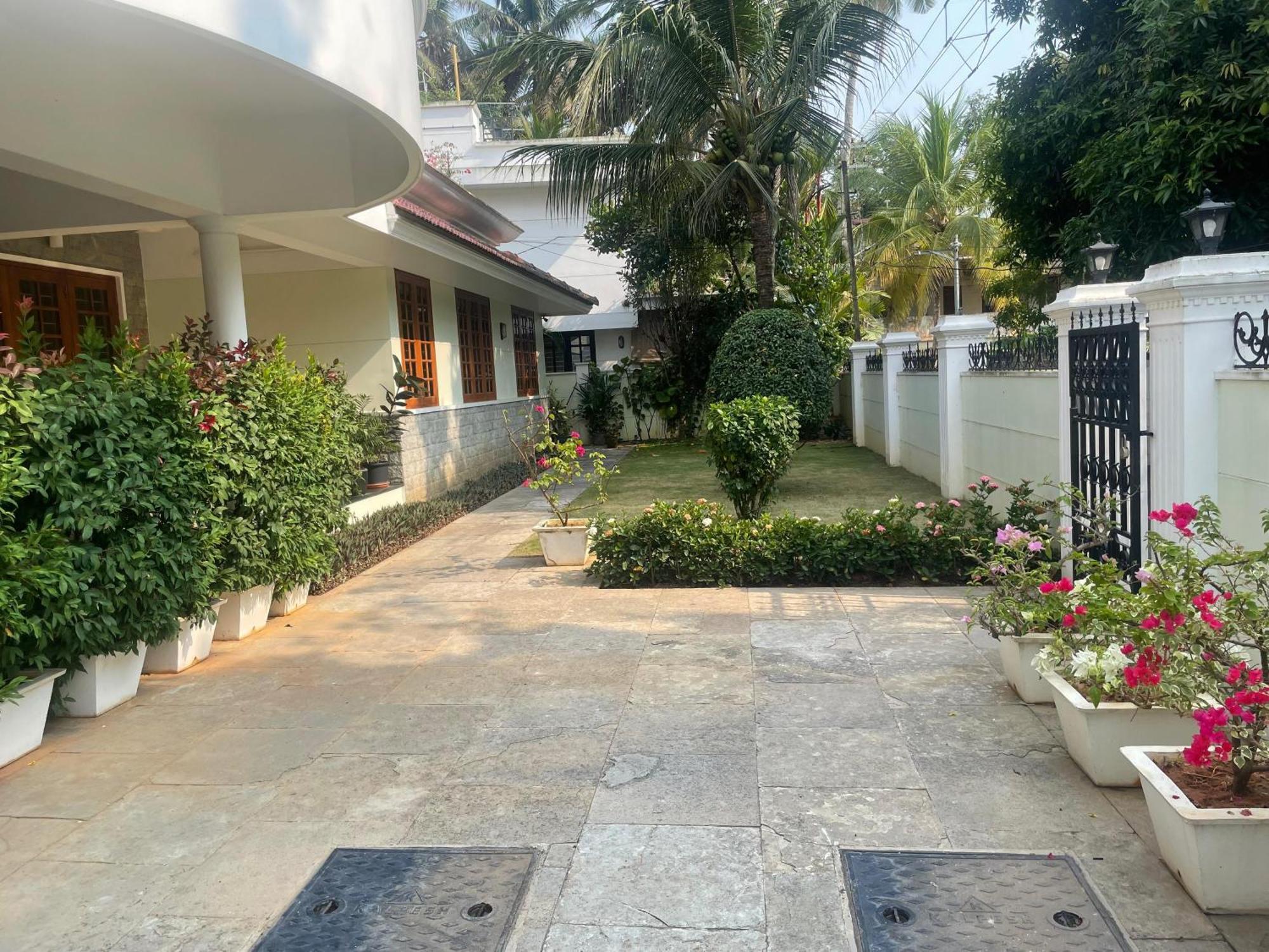 Pinky'S Villa Thiruvananthapuram Eksteriør billede